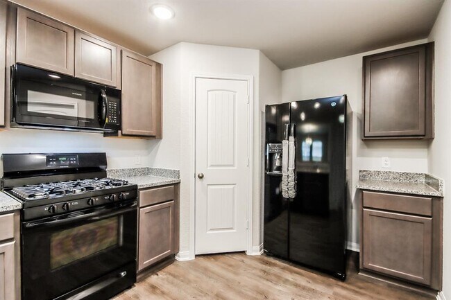 Foto del edificio - 25597 Roy Rogers Ct