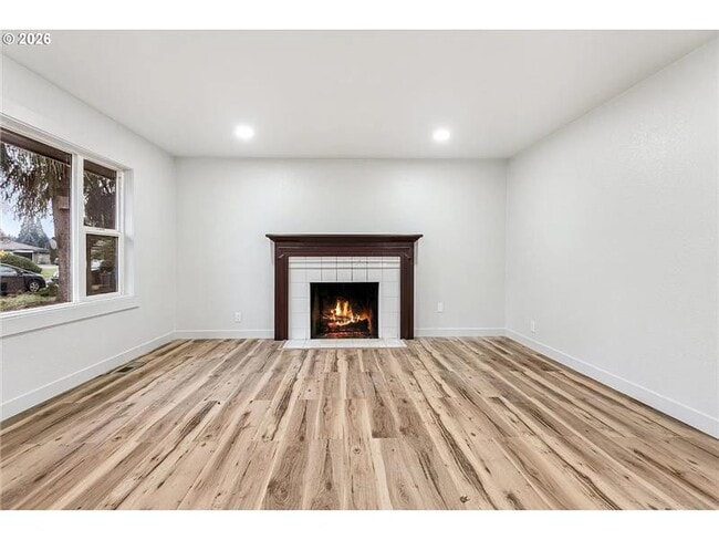 Building Photo - 108 SE 91st Ave