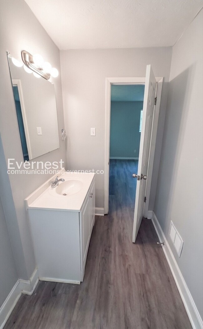 Foto del edificio - 742 Winter Ln