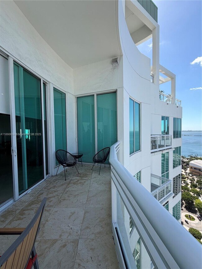 Foto del edificio - 900 Brickell Key Blvd
