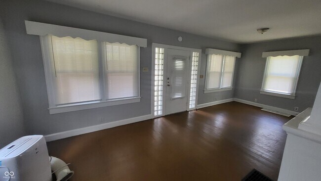 Foto del edificio - 1527 N Chester Ave