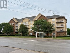 Building Photo - 4450 Fairview St