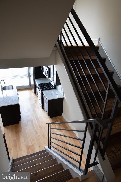 Foto del edificio - 323 E Allen St