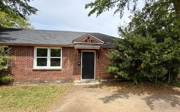 Building Photo - 704 Miller Rd