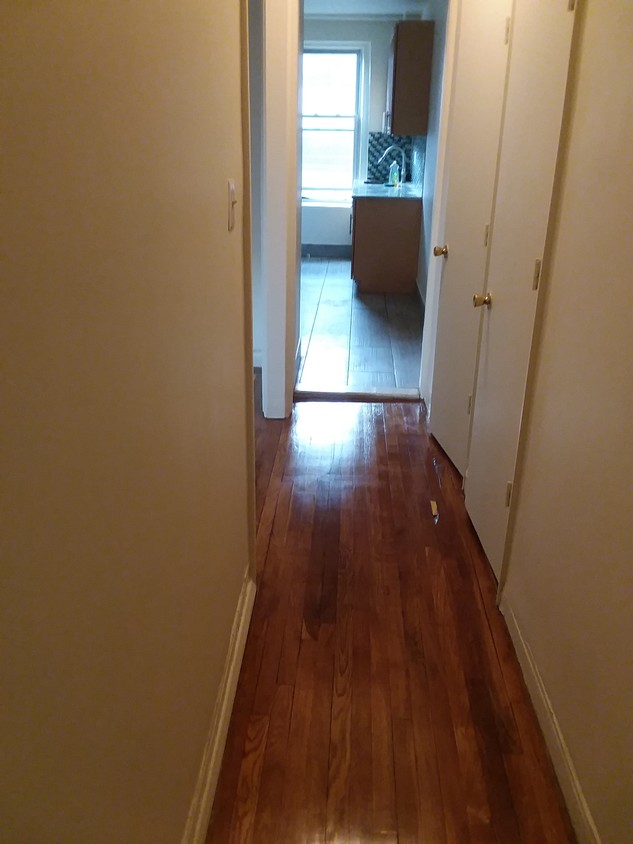 Las fotos son de apartamentos de estilo similar - 625 E 189th St