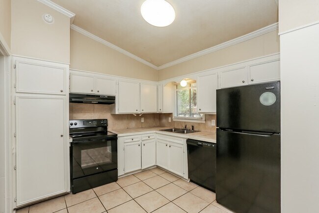 Building Photo - Beautiful Home in Jackson, MS!