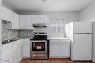 Building Photo - 12740 W Amy Dr