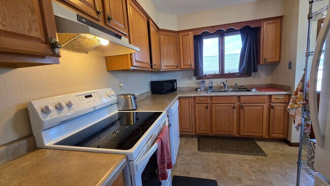 Foto del edificio - Cute Twinhome is South/Central Bismarck