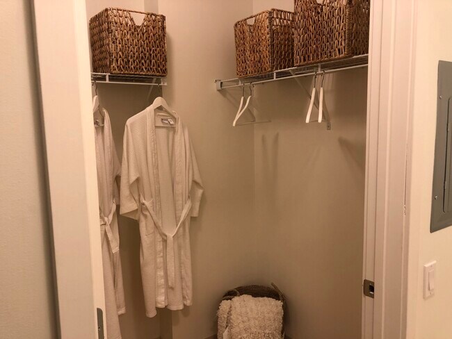 Building Photo - Beautiful Studio with Luxury Amenities