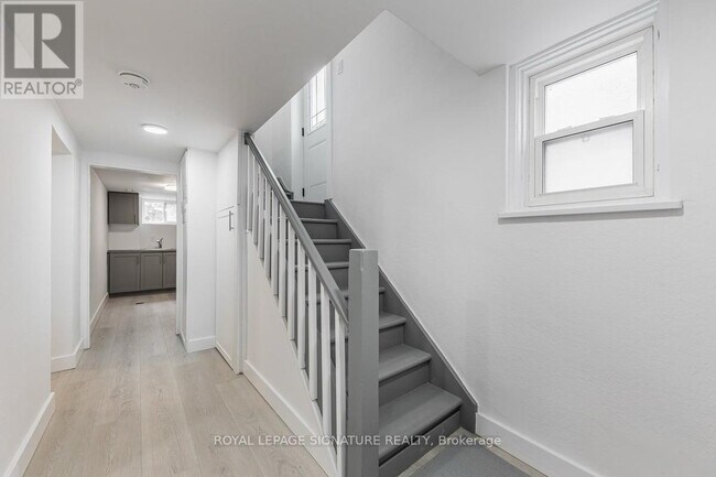 Photo du bâtiment - 150 Davisville Ave