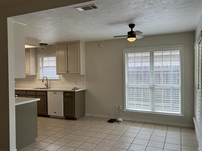 Building Photo - 225 Karten Ln