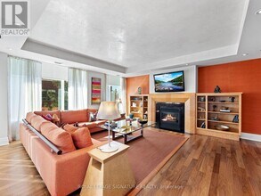 Building Photo - 155 St Clair Ave W