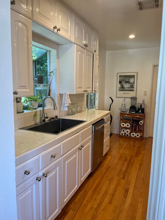 KITCHEN - 1413 S Beverly Glen Blvd