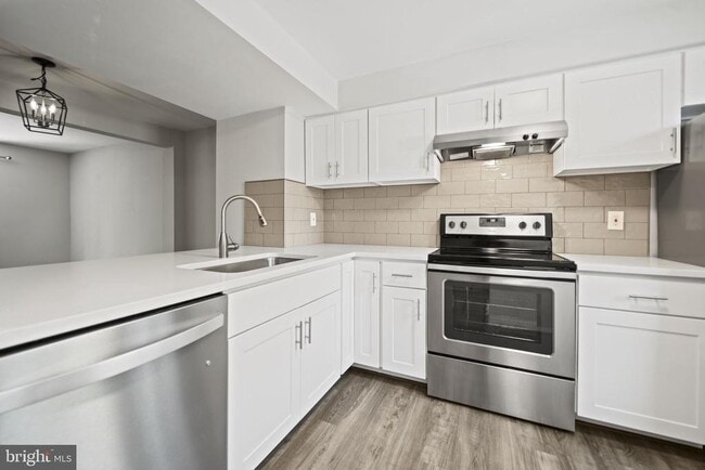 Building Photo - 6842 Heatherway Ct