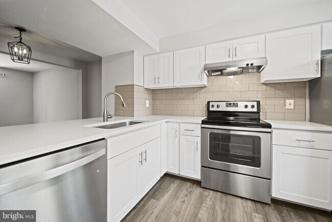 Foto del edificio - 6842 Heatherway Ct