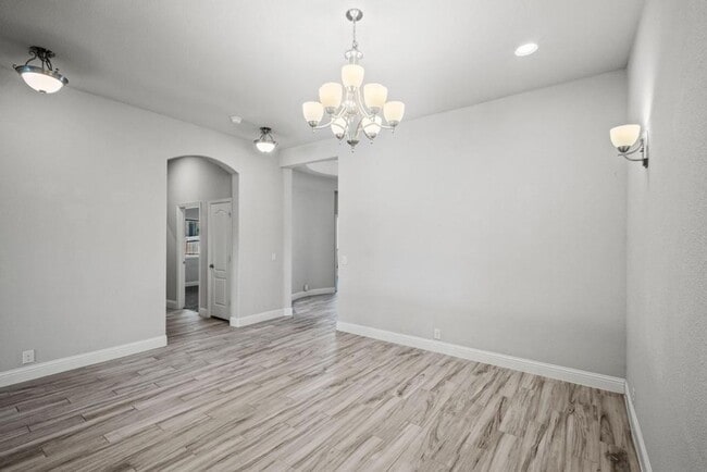 Building Photo - 314 Waverly Dr