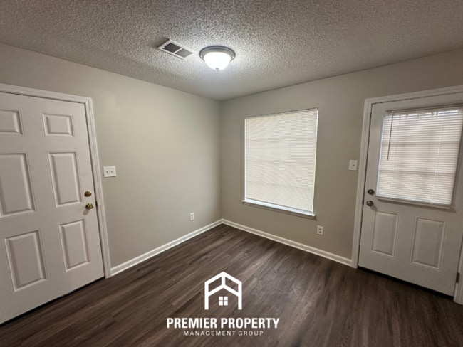 Foto del edificio - 6726 State Line Rd