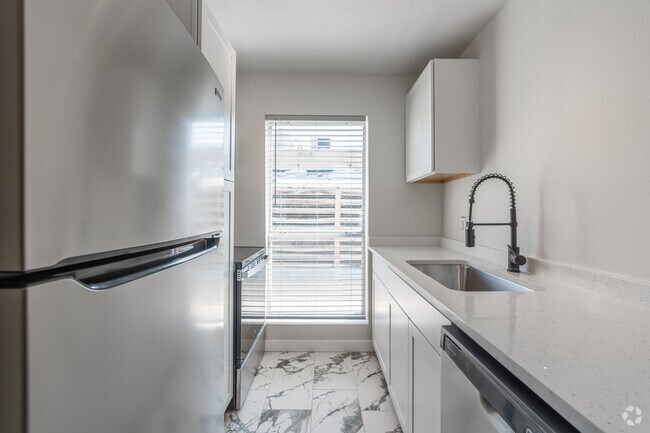 1 habitación, 1 baño - 785 pies cuadrados - Cocina - 4414 Worth St