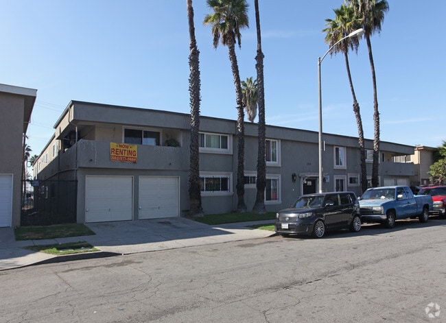 Primary Photo - 2159 Elm