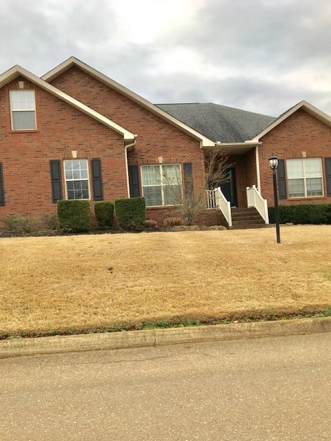 Building Photo - Maryville City 37801 - 4 bedroom 3 bath - call Dick Cutler 865-254-1940