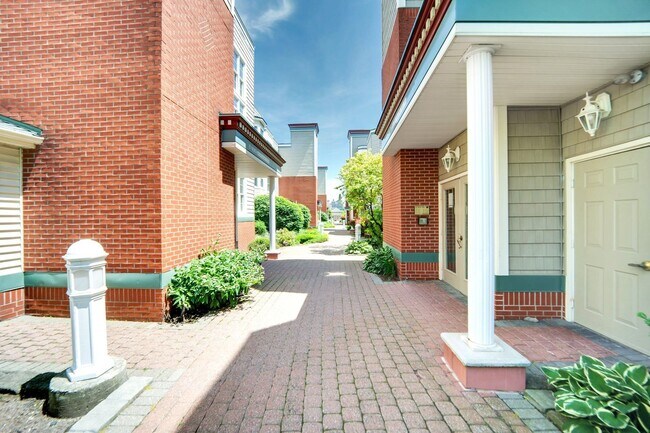 Building Photo - 129 The Promenade