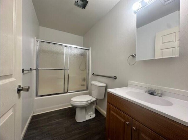 Foto del edificio - 327 Lincoln St