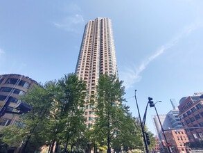Building Photo - 400 N La Salle Dr