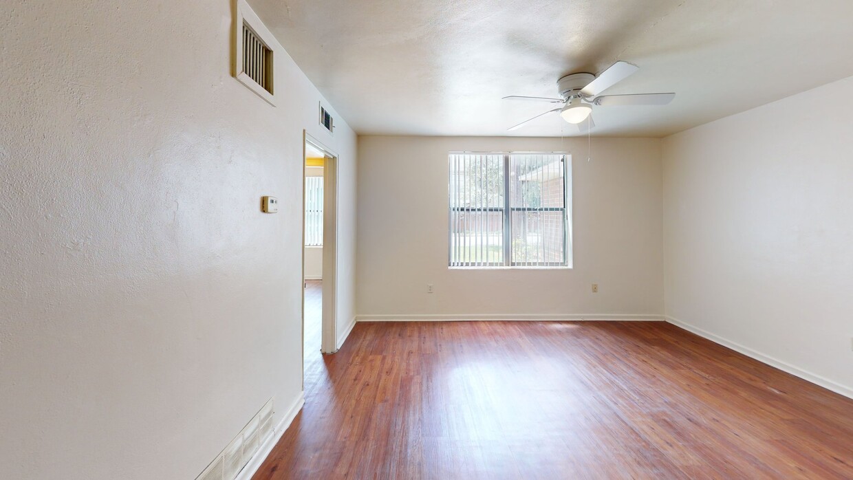 Photo - College Manor Apartments