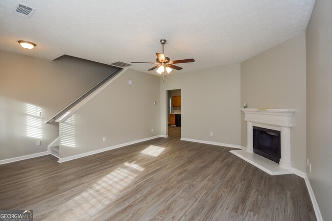 Building Photo - 5506 Walnut Ln