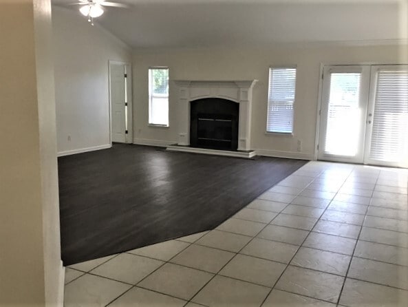 Building Photo - 121 Nottingham Dr E