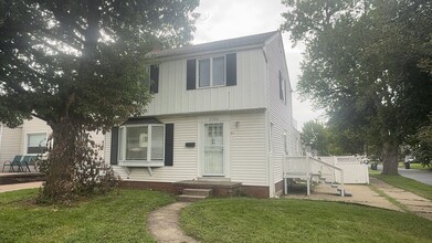 Building Photo - 2206 Dundee Ave