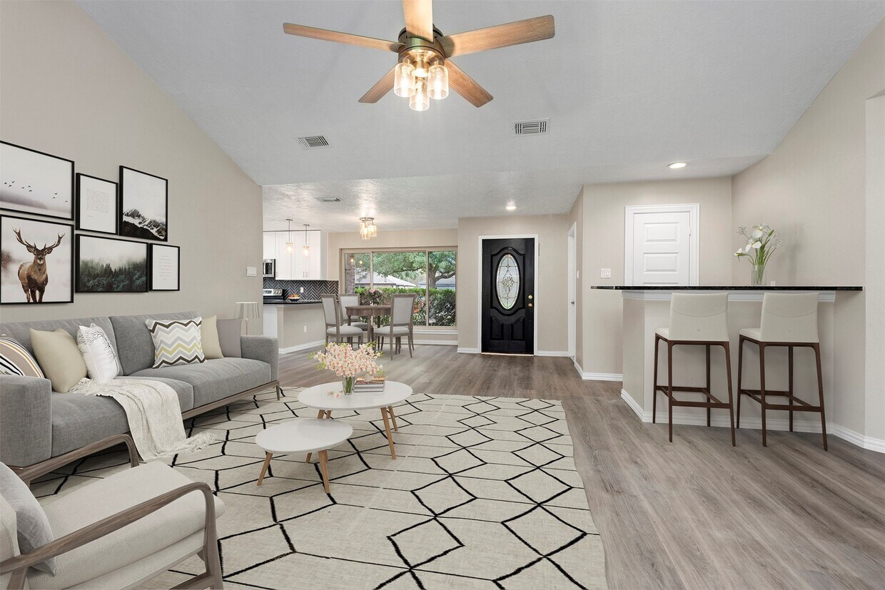 Foto principal - 8363 Pebbledowne Dr