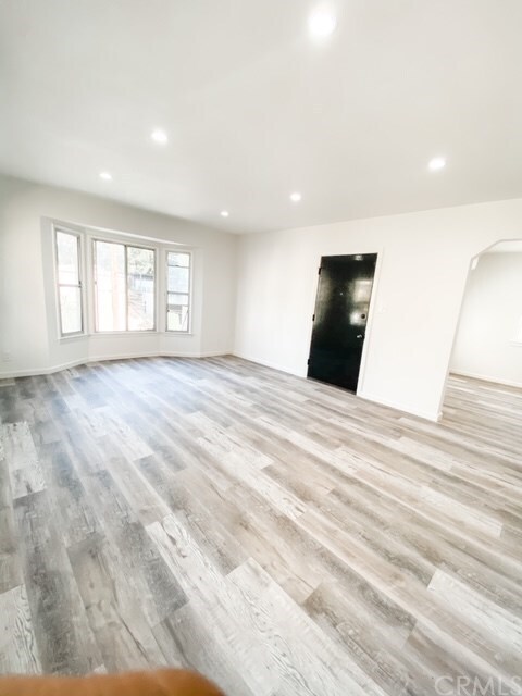 Foto del edificio - 1137 Miller Ave