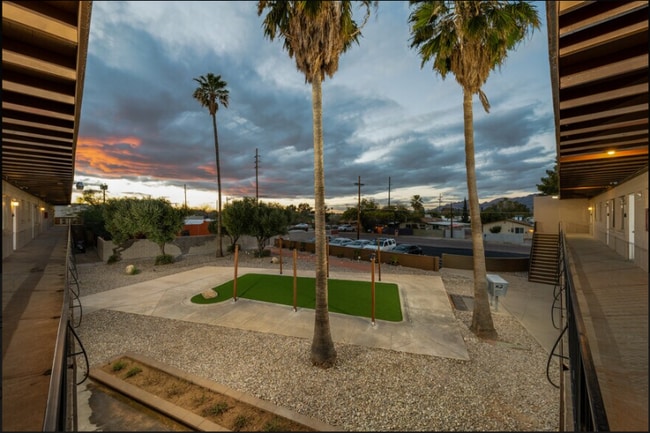 Photo - 4302 E Bellevue St Apartment