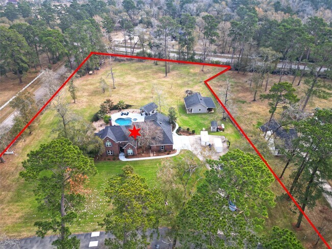 Foto del edificio - 15461 Bedford Ln