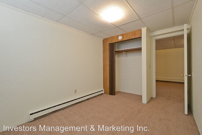 Building Photo - 500-116 University Ave W