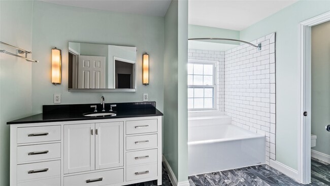 Building Photo - 2215 Stanford St