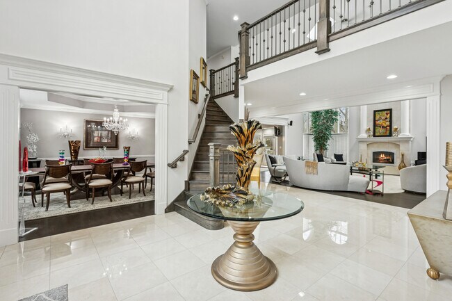 Foto del edificio - 9200 Falling Waters Dr W