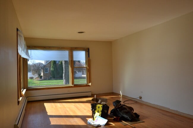 Building Photo - 2900 W 101st Pl