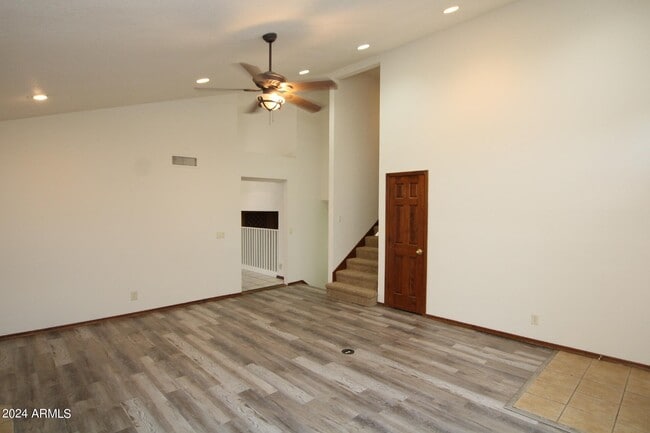 Building Photo - 1225 W Riviera Dr
