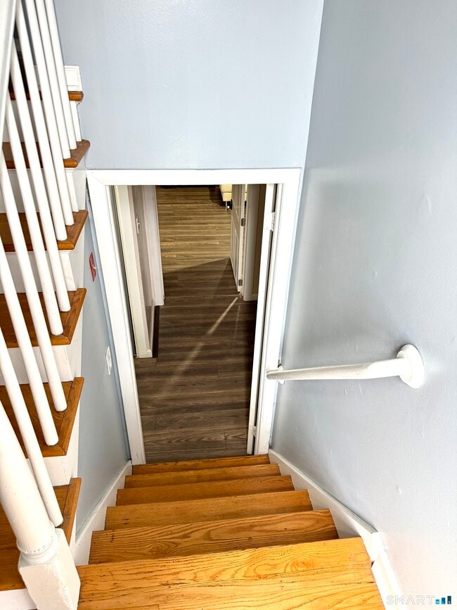 Building Photo - 163 Alder St