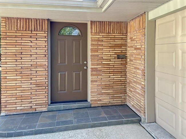 Building Photo - 4105 Lymbar Dr