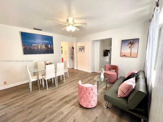 Foto del edificio - 2722 Taylor St