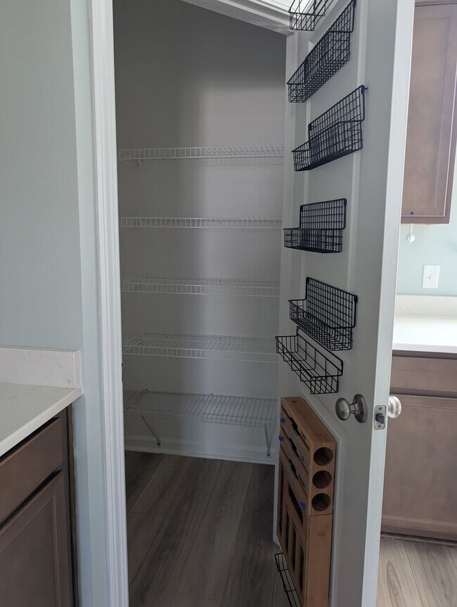 Foto del edificio - Spacious 4BR / 2.5BA home in a gated commu...