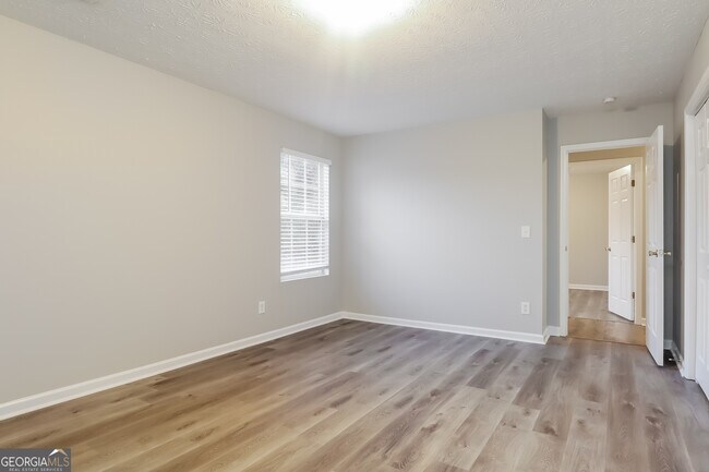 Building Photo - 60 Summer Breeze Ct