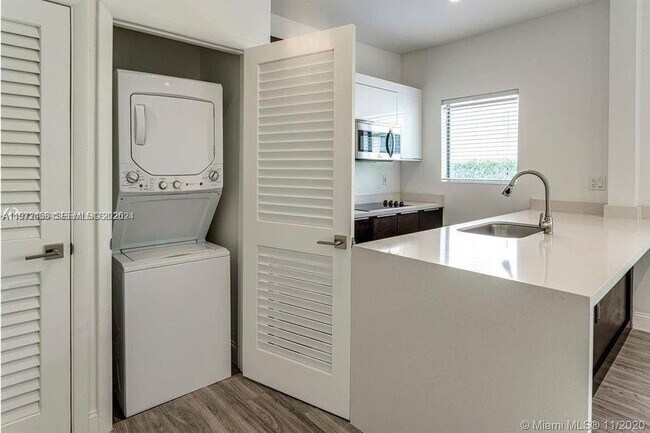 Foto del edificio - 473 Mendoza Ave