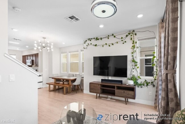 Building Photo - 2 br, 2 bath Townhome - 852 Garden Street,...