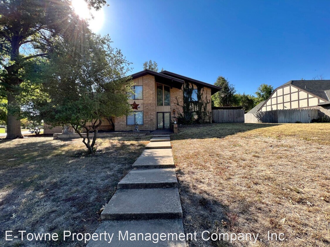 4 br, 2.5 bath House 2701 Redbird Lane House Rental in Enid, OK