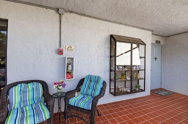 Building Photo - 5152 Golfview Ct