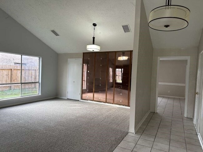 Building Photo - 7222 Northleaf Dr